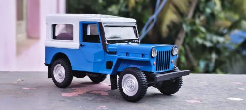 streetcandy-3d-printed-india-automobile-collectable-Tiny-Jeep-Held-in-Hand