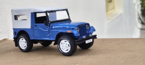 StreetCandy-3D-Printed-Indian-Automobile-Collectable-Mahendra-Jeep-Blue-Beacon
