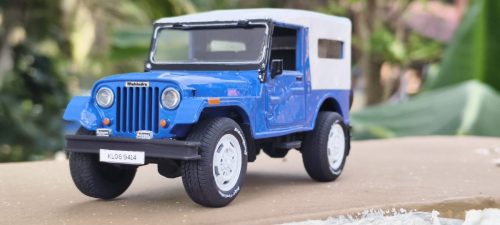 StreetCandy-3D-Printed-Indian-Automobile-Collectable-Mahendra-Jeep-Blue-Beacon